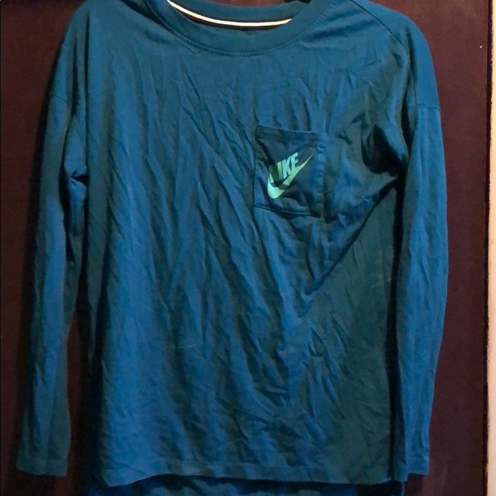 Long sleeve Nike shirt, never worn